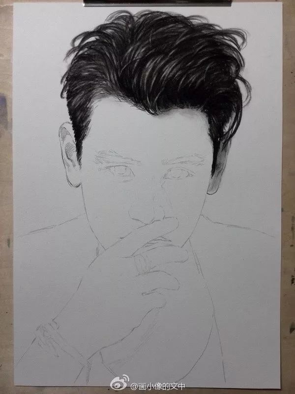 比起打印画，美院毕业的他，笔下这种彩铅水彩画才好看哭了~