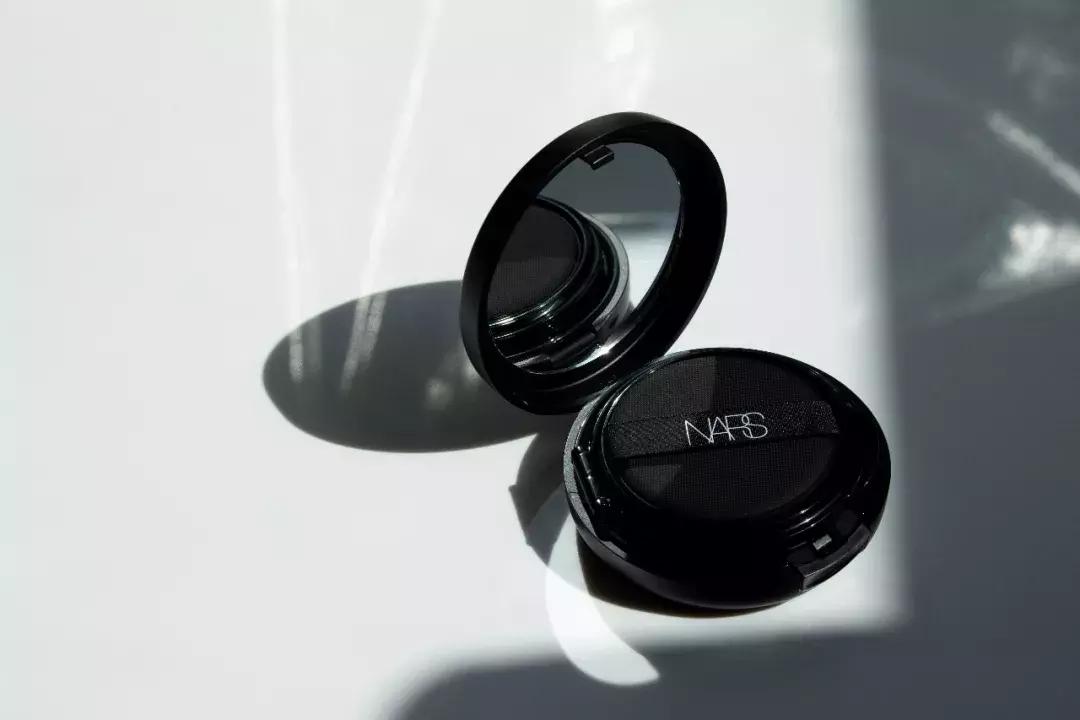 吹爆Angelababy、孟美岐的时装周生图,奶油肌用这些气垫打造