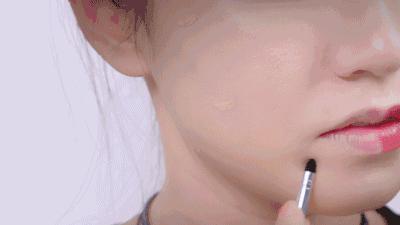 先上遮瑕还是先上粉底液比较好,底妆是先上防晒还是先上隔离