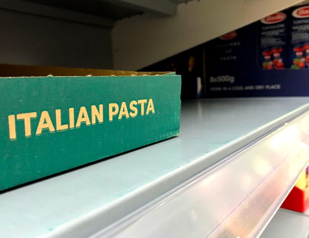 疫情期间,英国超市哪些商品最先被抢购一空?