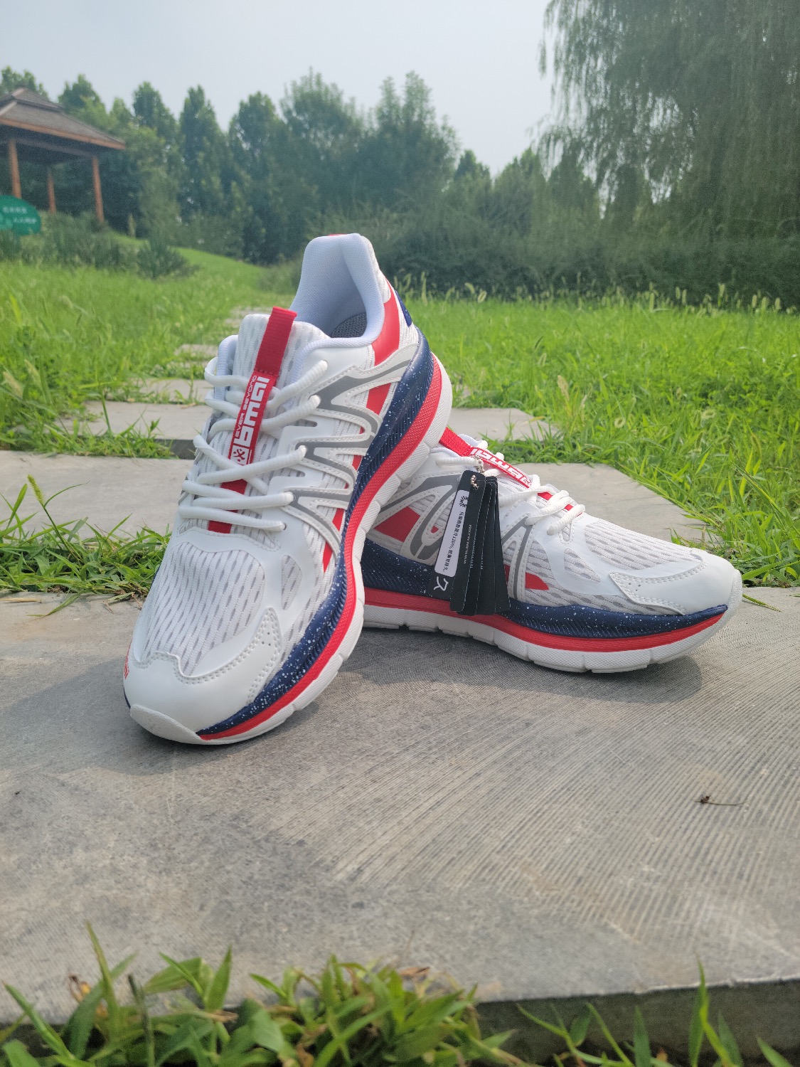 国潮摔跟头?别再崇洋媚外,试试这双真正适合中国人的跑鞋