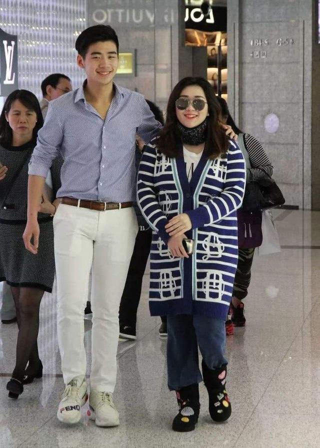 何超盈何超琼近况,何超英疯的真实原因