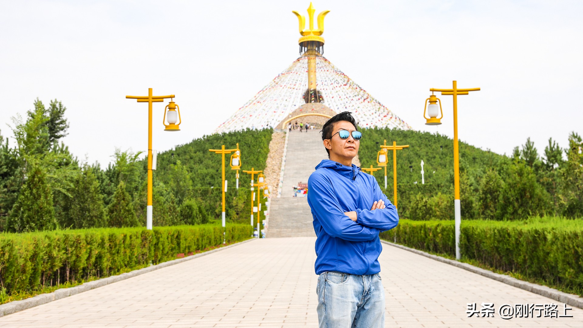 鄂尔多斯的伊克昭敖包,被誉为中国第一敖包,免费开放