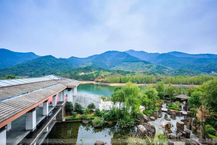 冬天真的来了！自带温泉的高颜值酒店，不用去日本，浙江就有！