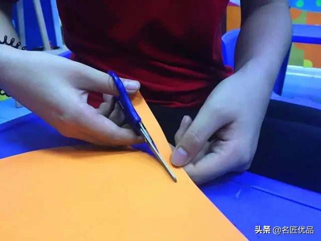 用黏土做简单又可爱的小狮子,小狮子粘土手工制作教程
