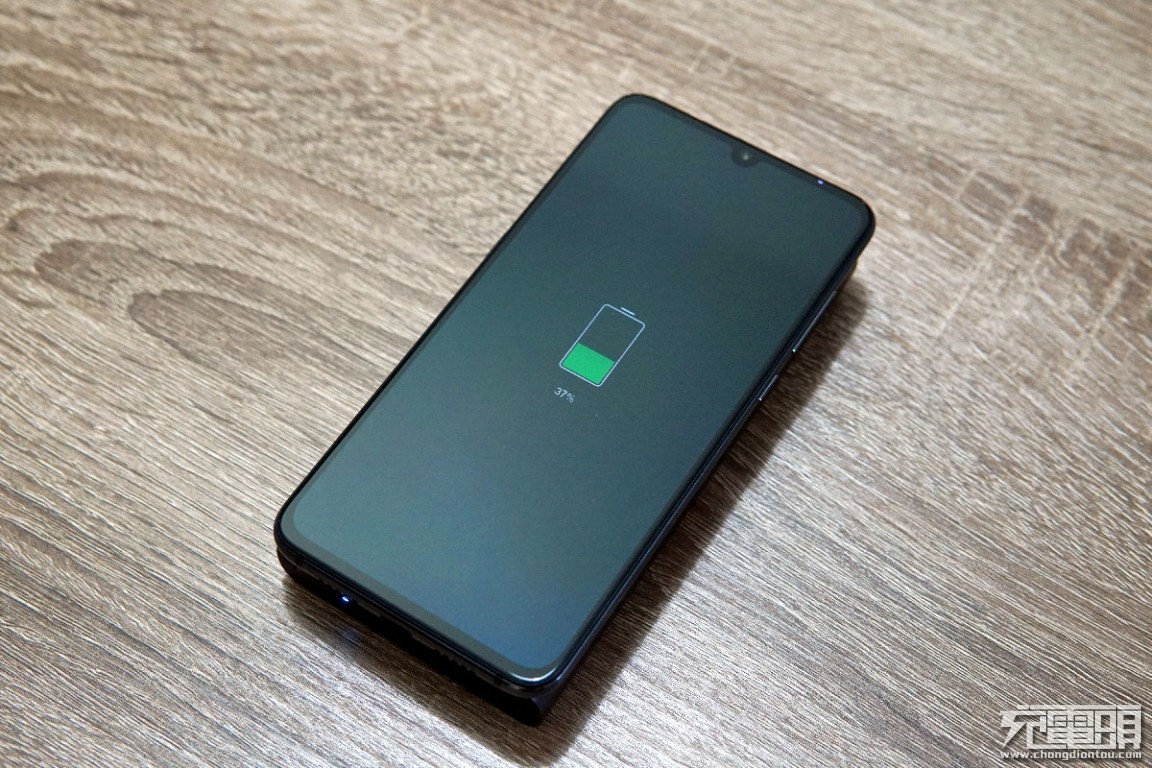 小米移动电源318w快充评测,小米plm11zm无线充电宝拆机