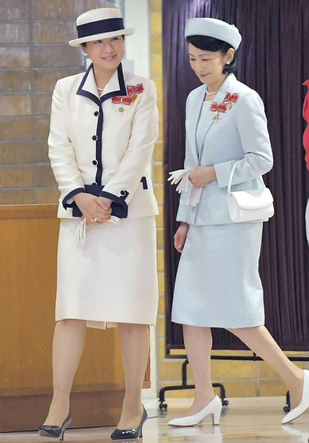 雅子皇后年轻穿搭,雅子皇后青色裙子