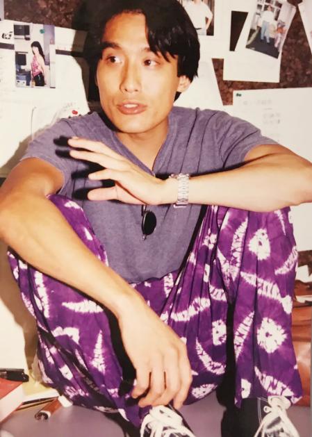 影帝梁家辉沦落摆地摊,梁家辉追虎擒龙摆地摊