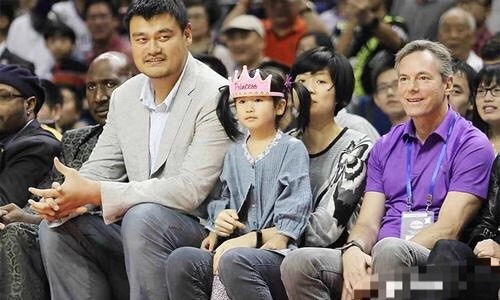 姚明13岁女儿近照曝光,姚明13岁女儿近照