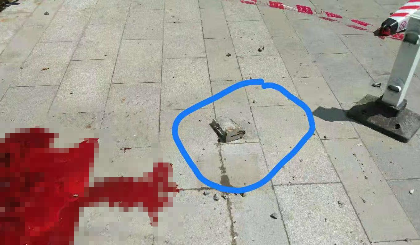 长沙一男子遭高空坠物砸中身亡，警方排除他杀，妻子称为33楼外墙脱落所致，记者探访发现楼栋墙体多处开裂