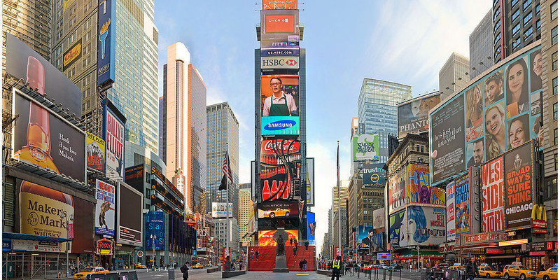 雅诗兰黛高端美妆品牌,雅诗兰黛在中国美妆行业的发展