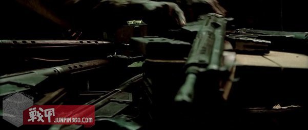 美国黑鹰战机坠落视频,十部顶级战争大片黑鹰坠落