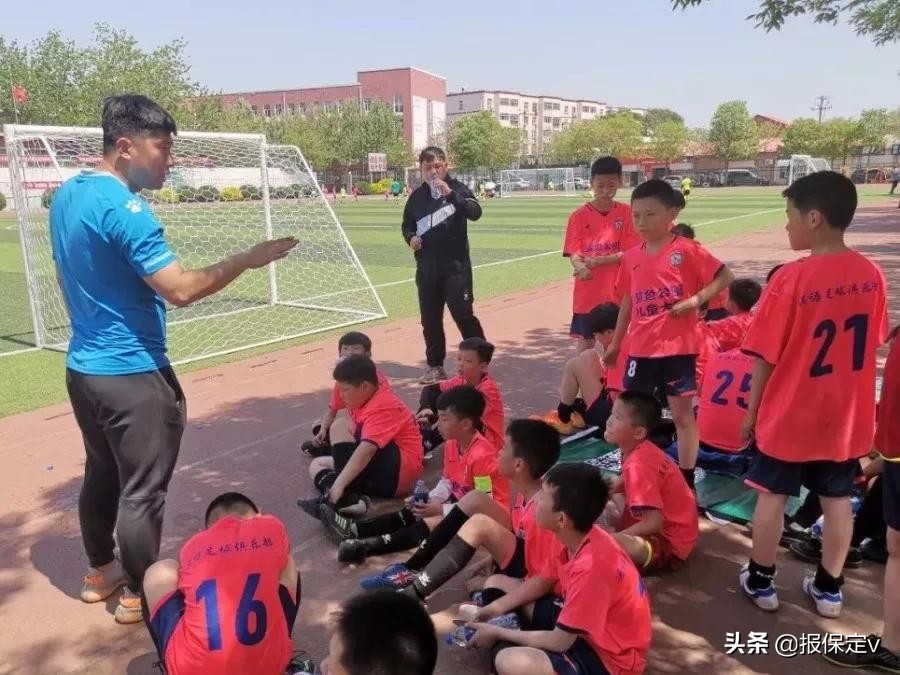 驰骋足球赛场,新市场小学春季足球联赛