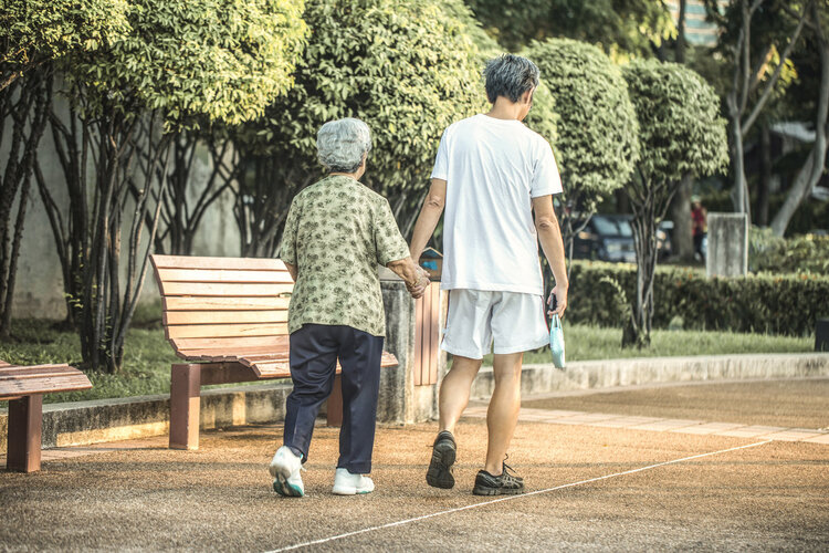 绝经后，还可以有夫妻生活吗？注意这4点，好处是别人羡慕不来的