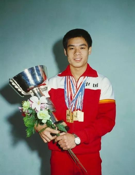 从被人质疑到蜕变的视频,从被人嘲笑到成为世界冠军