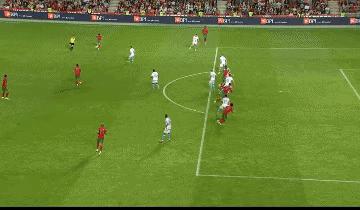 c罗狂刷纪录3球3场破门发文庆祝,c罗758球完整视频