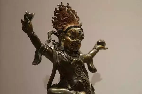 清代铜鎏金佛像的鉴定,清代铜鎏金无量寿佛像