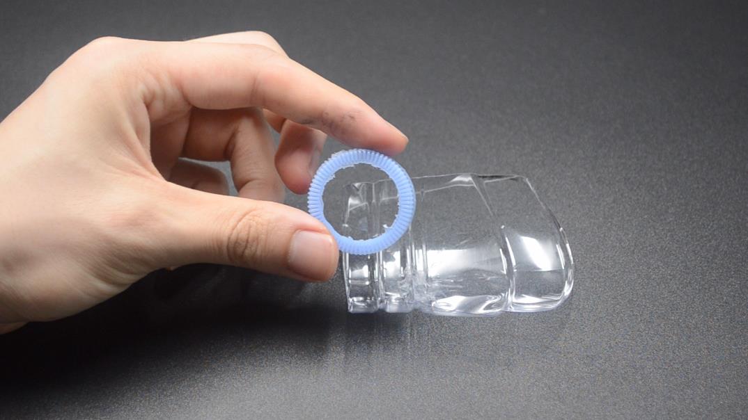 厨房里放个塑料瓶太厉害了，现在知道也为时不晚，尽早叮嘱家里人