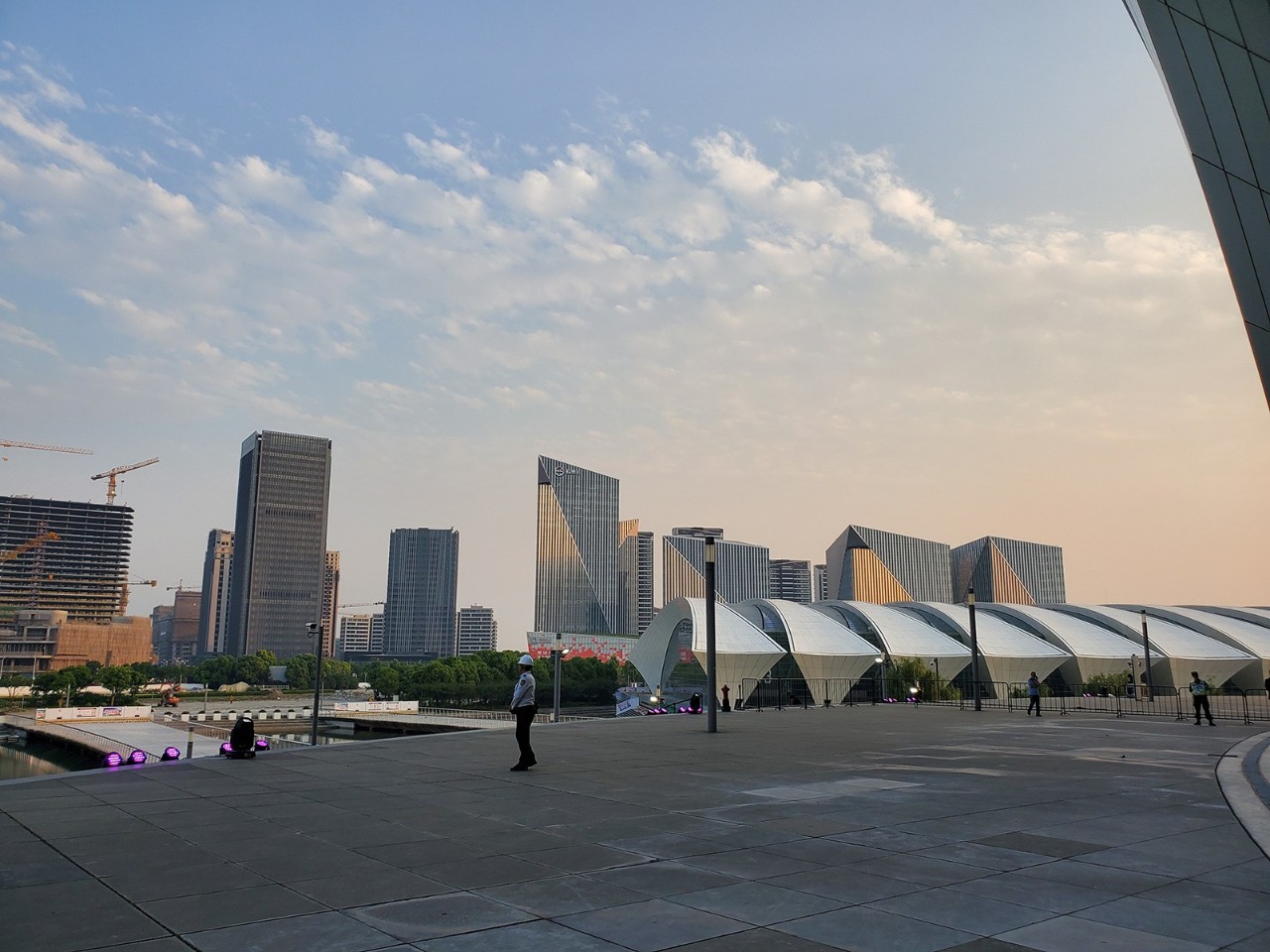 三星s10+港行价格,三星s10+港版与国行外观一样吗