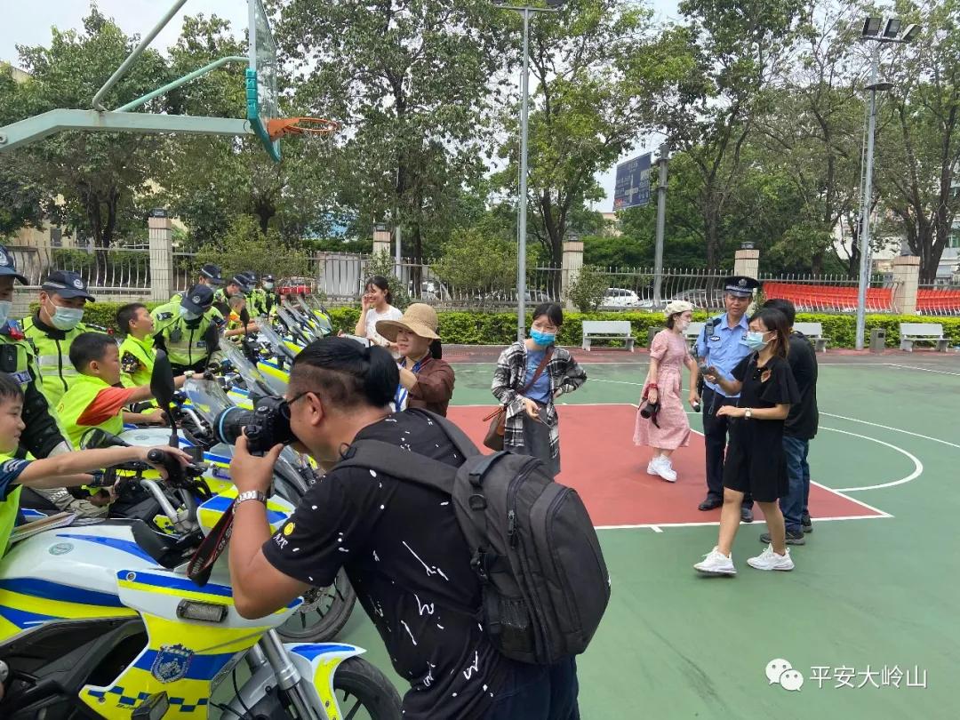 警营开放日蜀黍带你警营探秘,小记者进警营纪录片