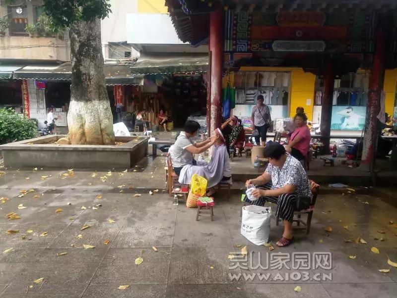 看着脸疼！钦州这种民间美容技艺据说明朝就有了，深受老阿姨欢迎