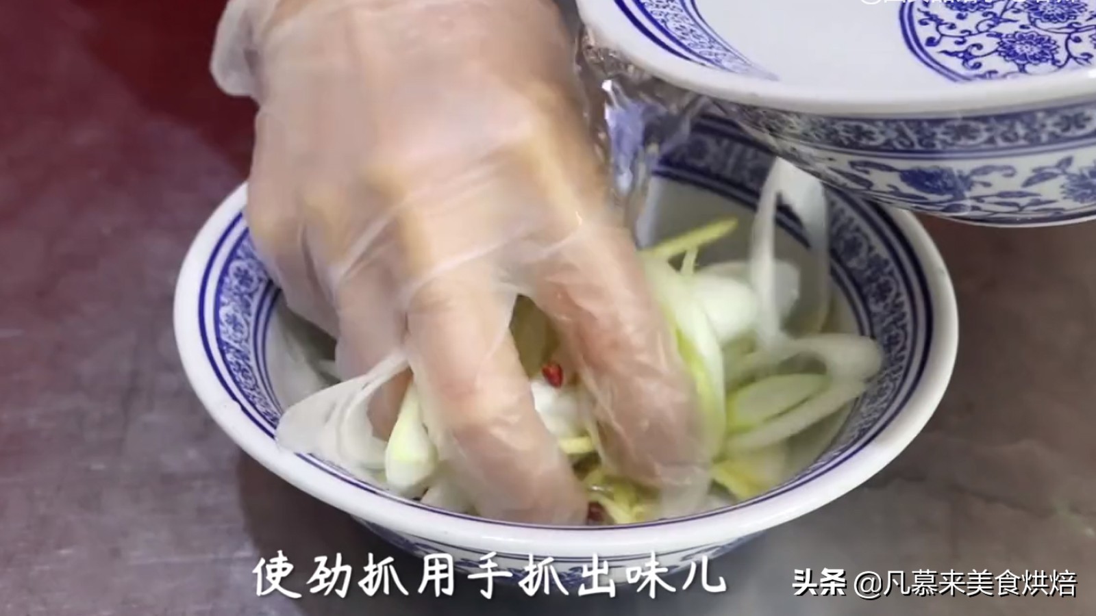 怎样让肉馅更粘稠,怎么让调好的肉馅不发柴