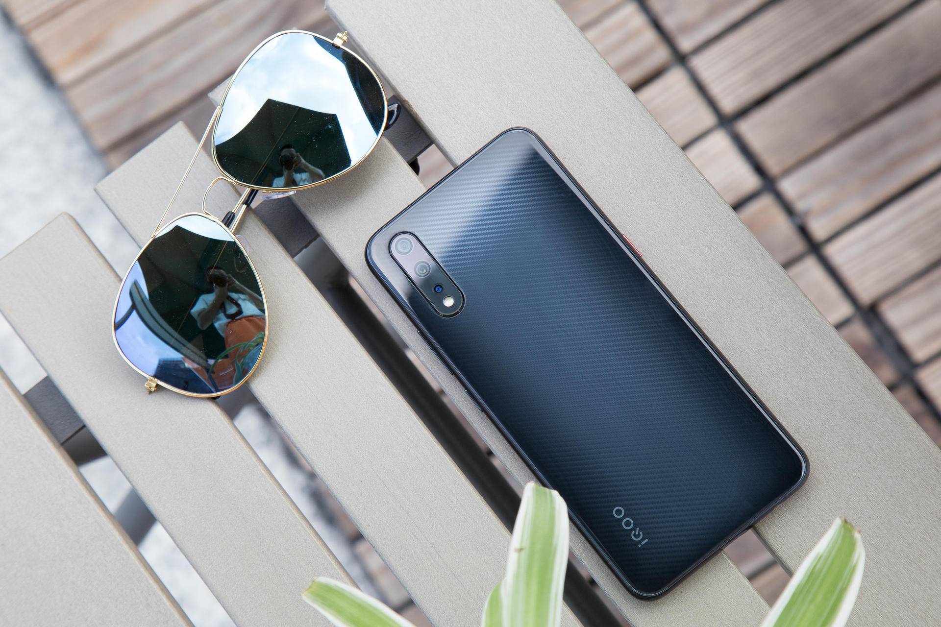 华为nova5i和vivoiqoo哪个好,华为nova5i值得买吗2021