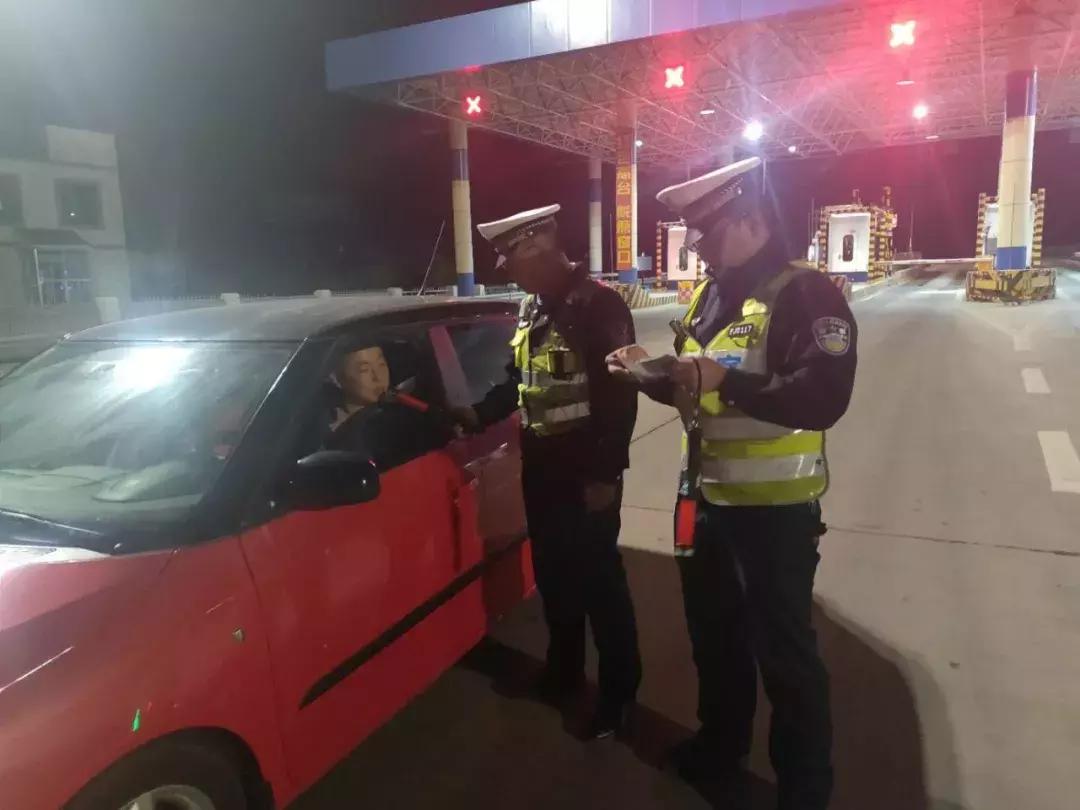 张掖交警大队严查,张掖交警夜查