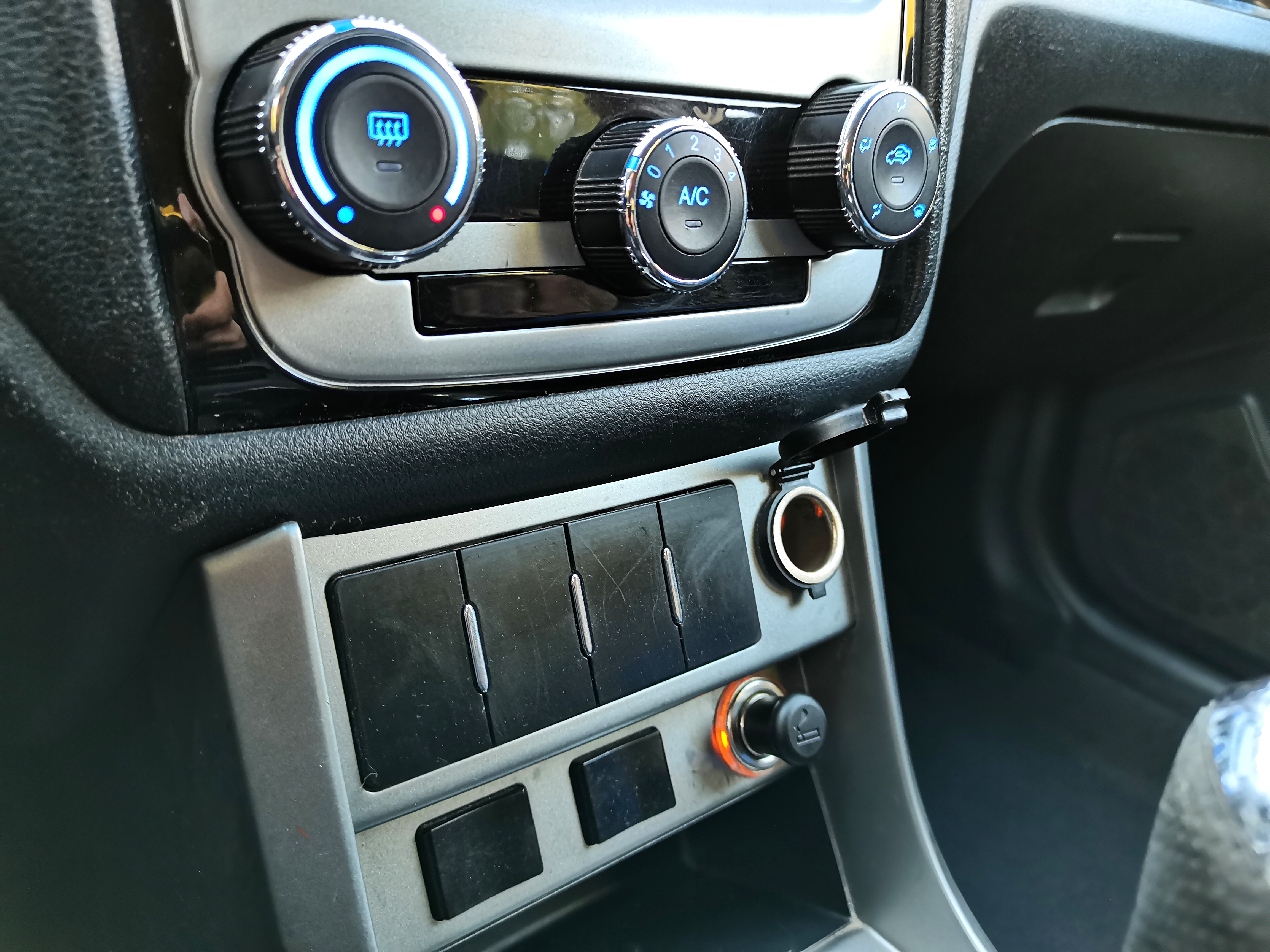 吉利帝豪ec7发动机舱图解,吉利帝豪ec7是正时皮带吗