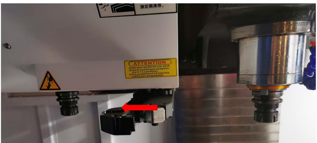 加工中心刀库刀臂位置调整,加工中心机械臂换刀点怎么设置