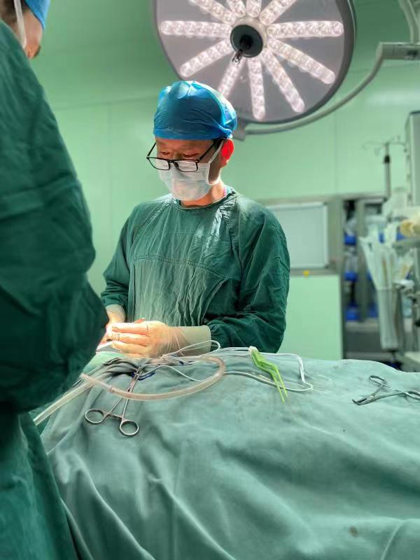 妈妈乳房肿块切除手术,宝妈乳房干瘪下垂怎么补救