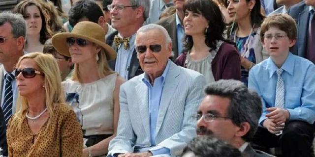 在漫威中有谁比斯坦李更会客串,漫威之父斯坦李拍过的漫威英雄