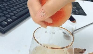 水蜜桃推荐汁水多吃起来很软,爆汁香甜水蜜桃