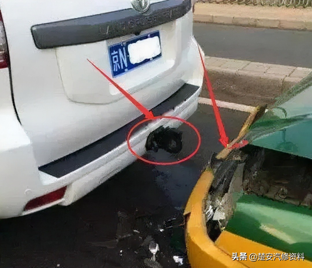 装有流氓钩的车被追尾怎么定责,装了流氓钩追尾谁的责任