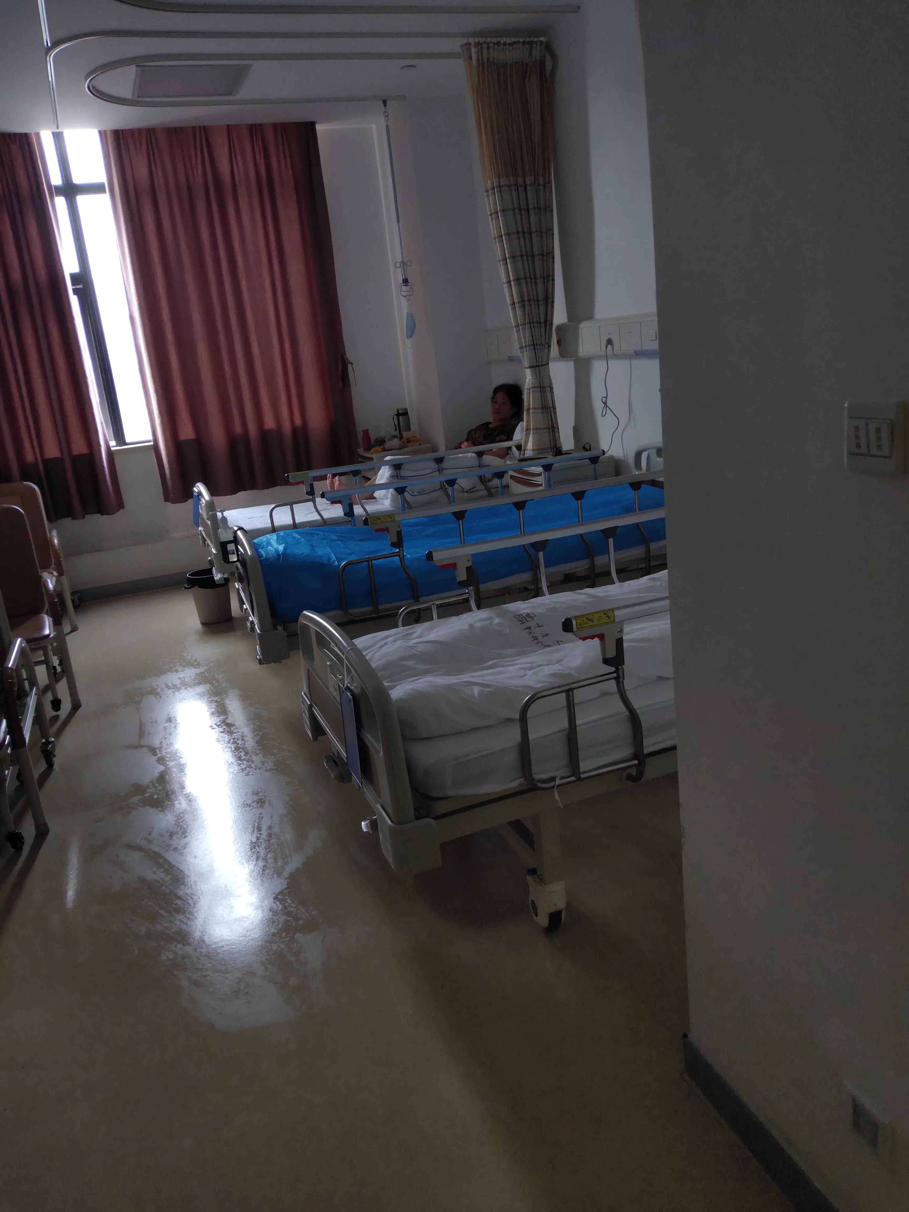 再行星光道看看新医院