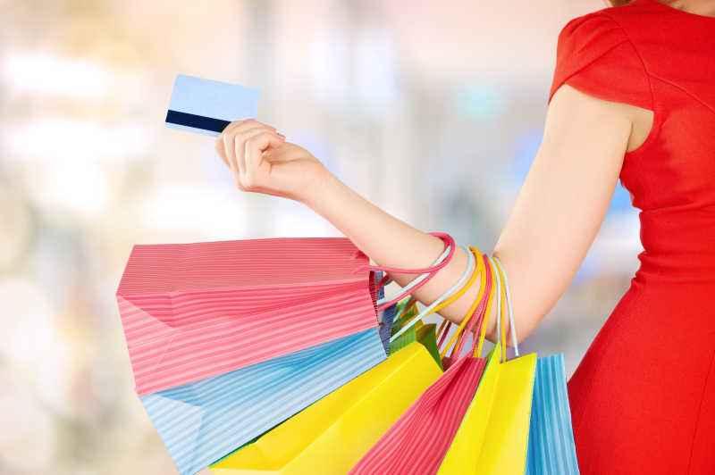 走，带上农行漂亮妈妈Visa白金信用卡，领故宫口红去