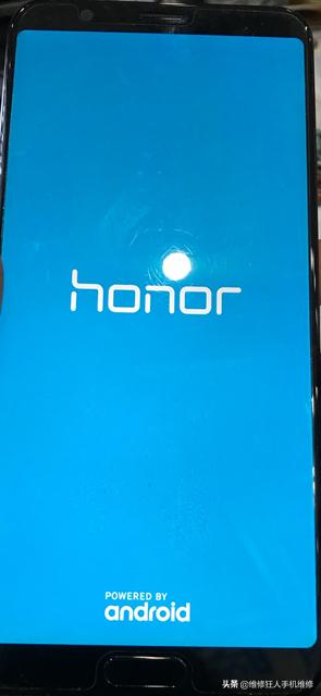 荣耀v10进水开机无灯光,荣耀v10进水不开机亮红灯