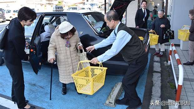 政府急了！日本人不结婚可怎么办？|地球知识局