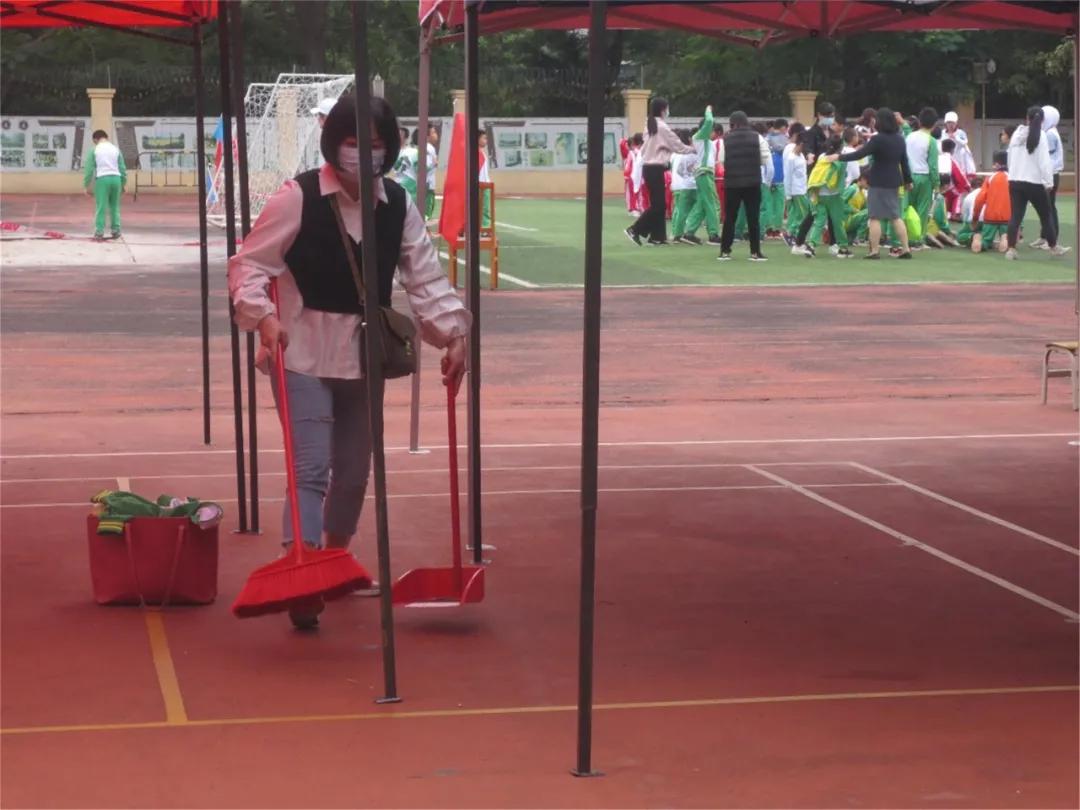 龙腾虎跃展英姿,龙腾虎跃展宏图