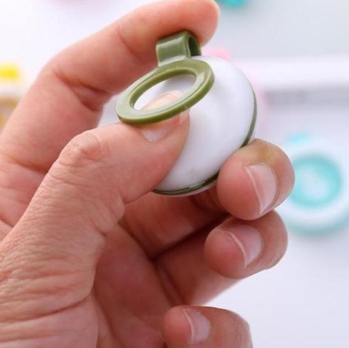 小孩嘴巴肿了一块,孩子一大早嘴巴肿了