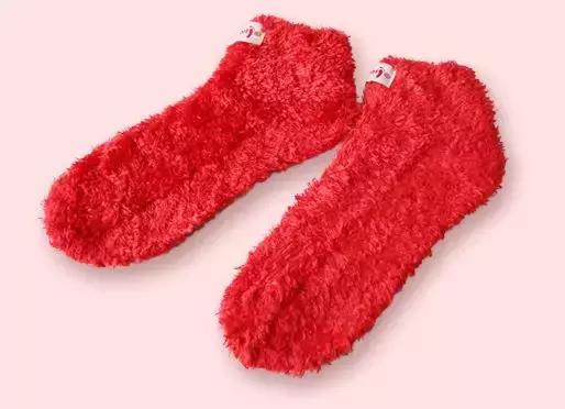 啊呀！你的脚后跟看起来糙得像位“真正男子汉”