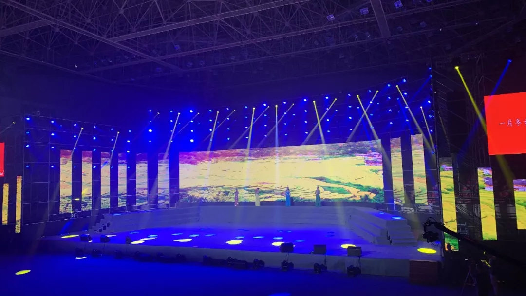 高燃万人合唱我和我的祖国,一首催泪的歌我和我的祖国