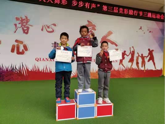 宝鸡9岁中非混血儿成绿荫场上的焦点：我的目标是国家队