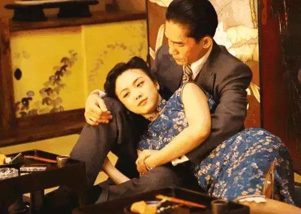 令人惊艳的旗袍服装,旗袍是中国女性的传统服装