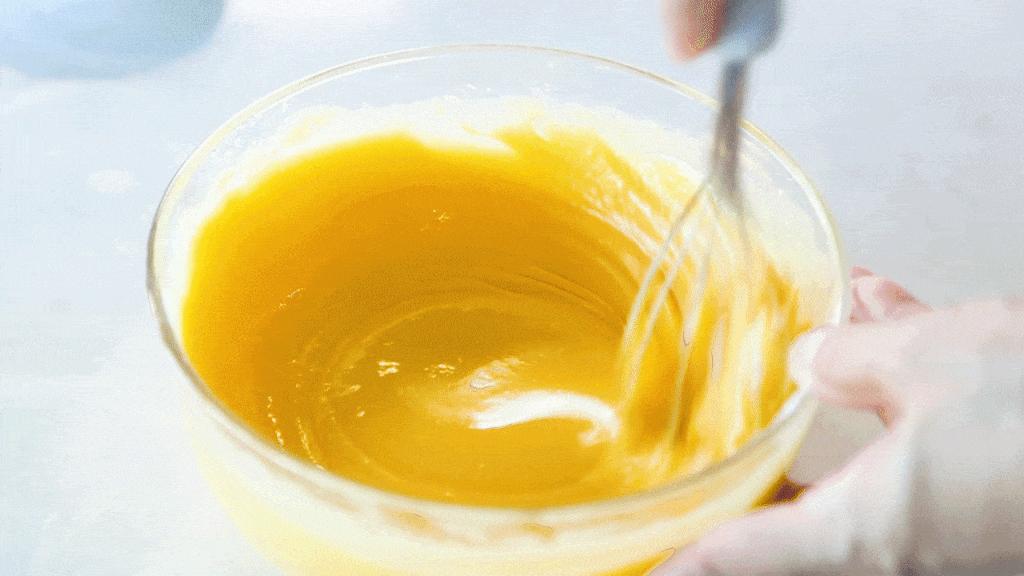 做好的冰皮月饼多久会变硬,冰皮月饼的皮冷冻后变硬怎么解决