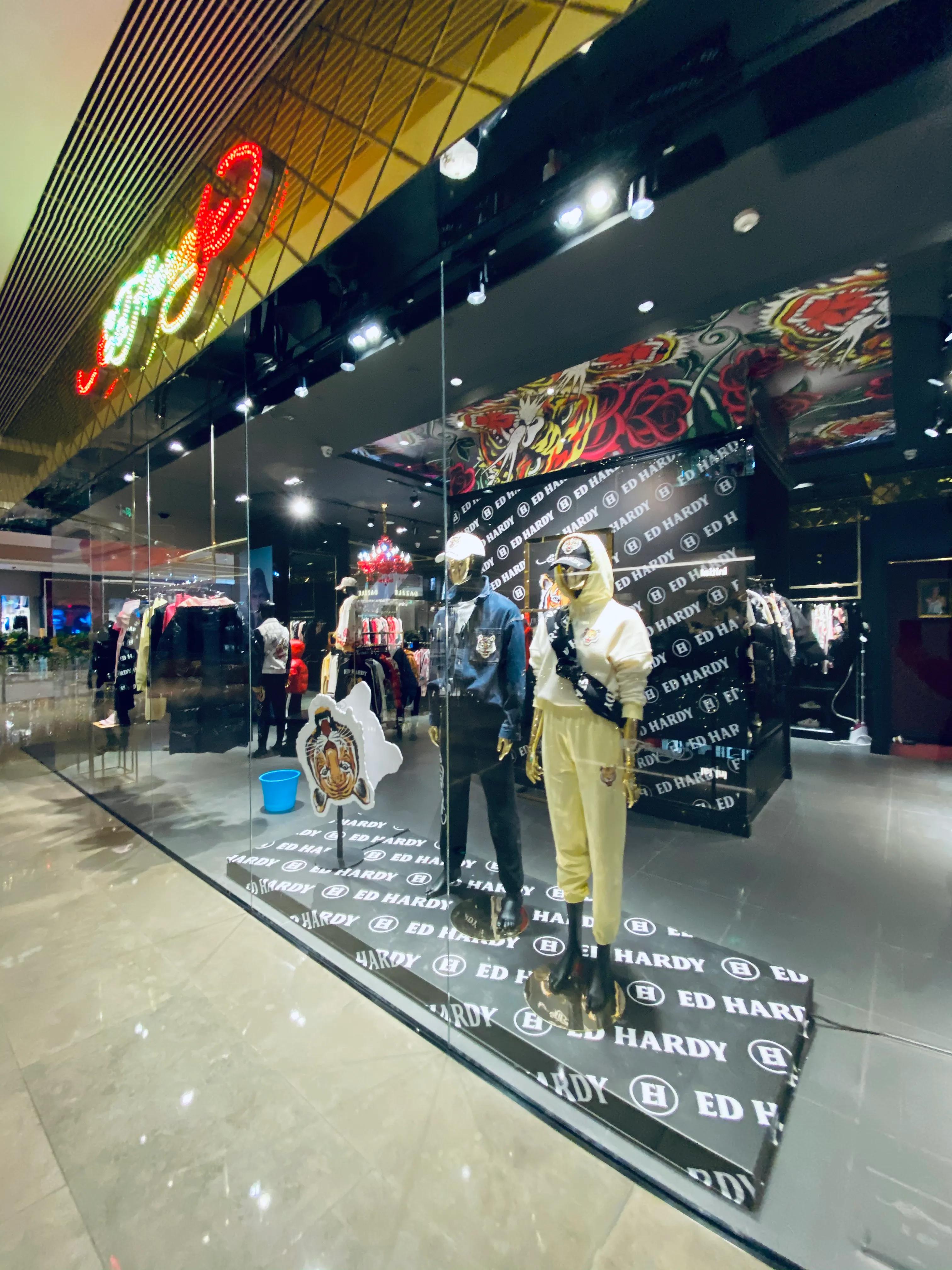 涓婃捣闈欏畨鍢夐噷涓績鏀荤暐,涓婃捣闈欏畨鍢夐噷涓績鍟嗗満