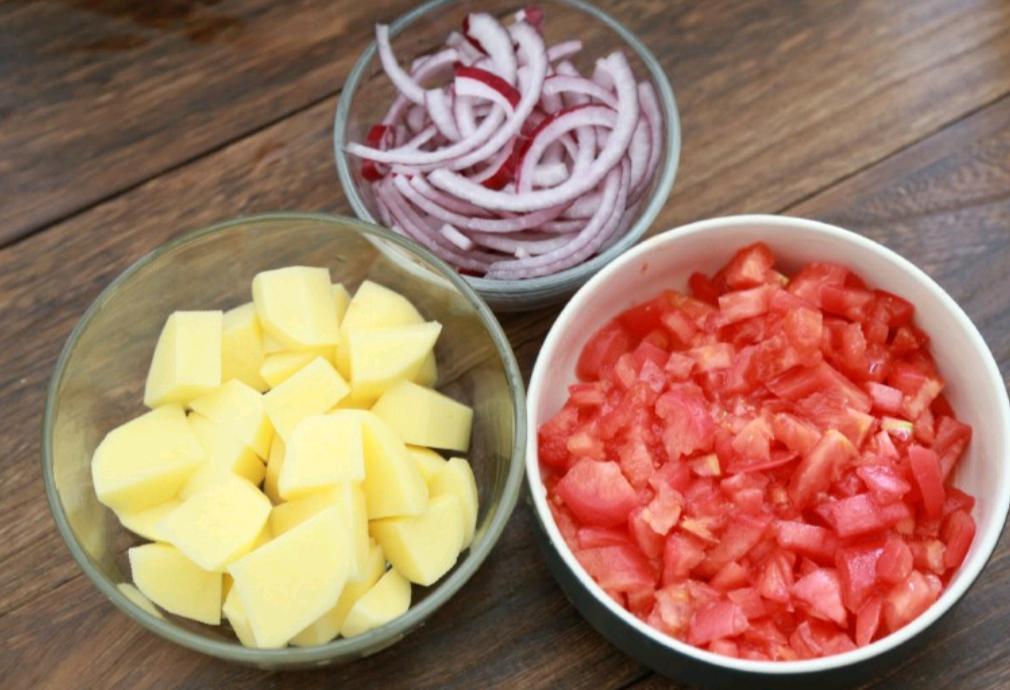 天冷了吃点啥番茄土豆炖牛肉,土豆炖牛肉西红柿的做法儿童