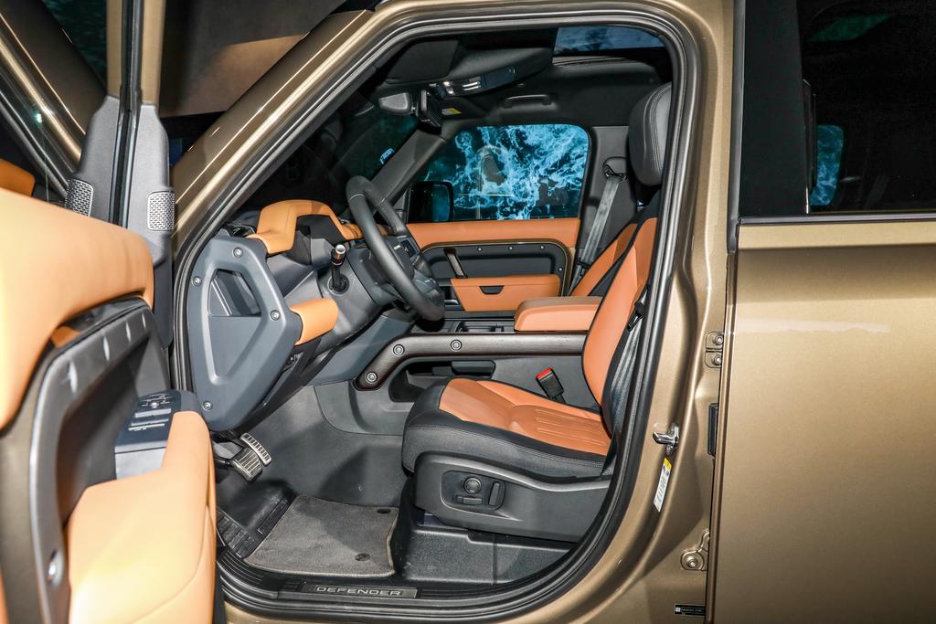 路虎卫士测评汽车之家,老款路虎卫士越野视频