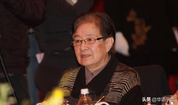 三国片尾曲历史的天空那英唱的,三国最悲壮的插曲