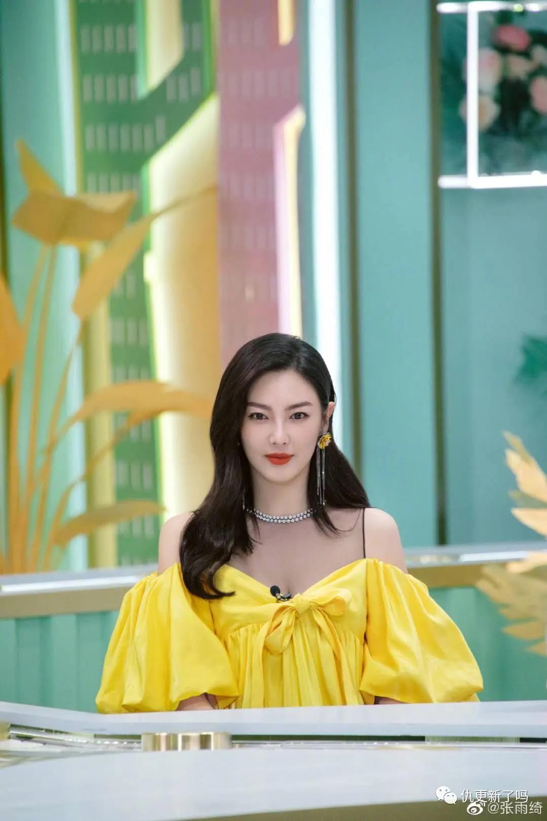 大人打耳洞疼哭了,打耳洞疼哭视频